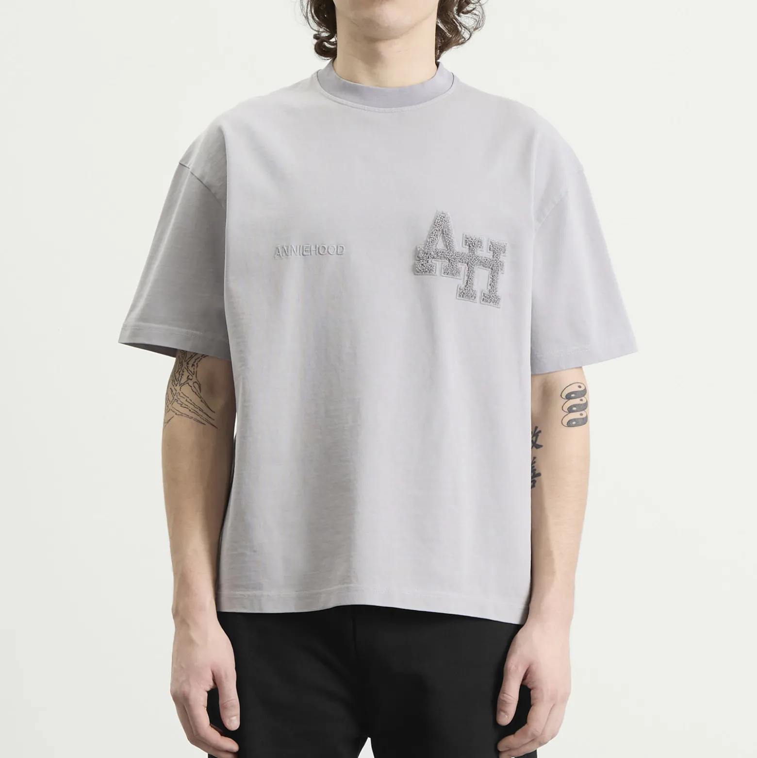 ANNIE HOOD College T-Shirt
