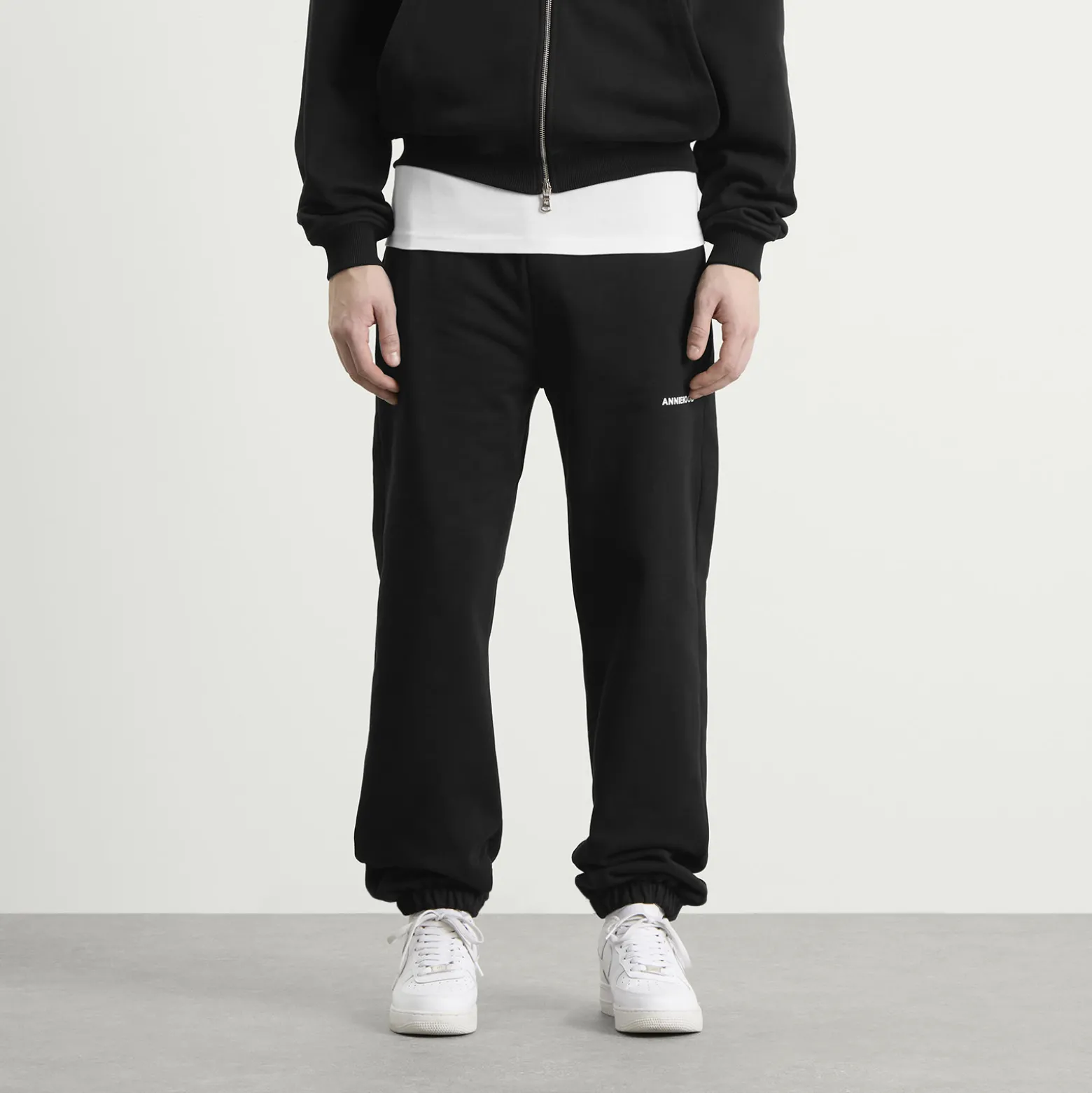 ANNIE HOOD Mini Logo Cuffed Joggers
