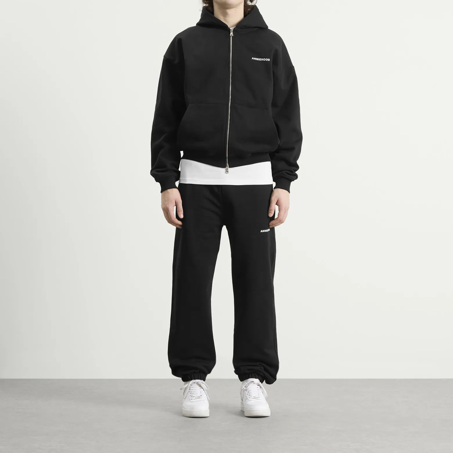 ANNIE HOOD Mini Logo Cuffed Joggers