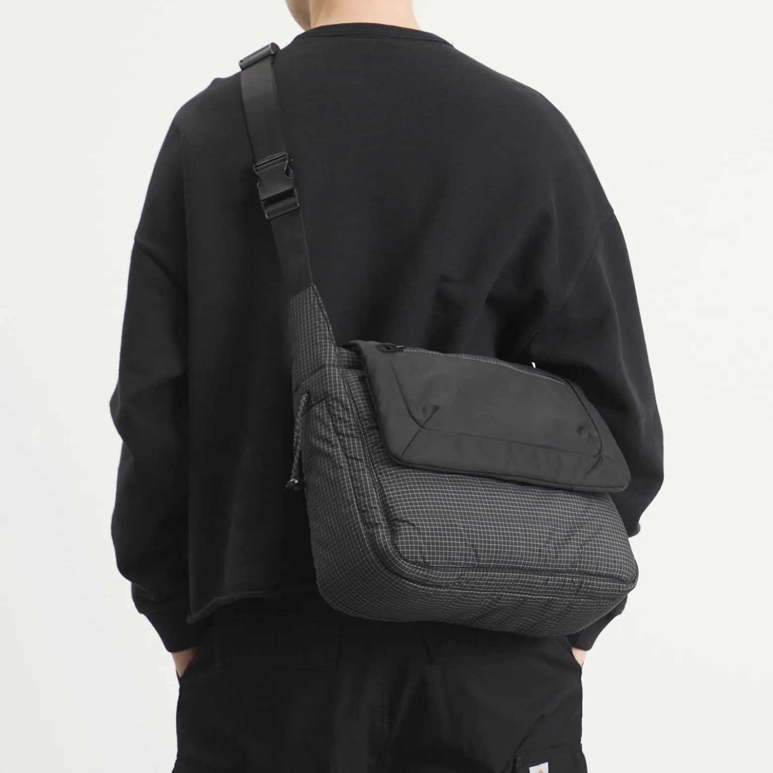 ARCS FLOW Messenger Bag