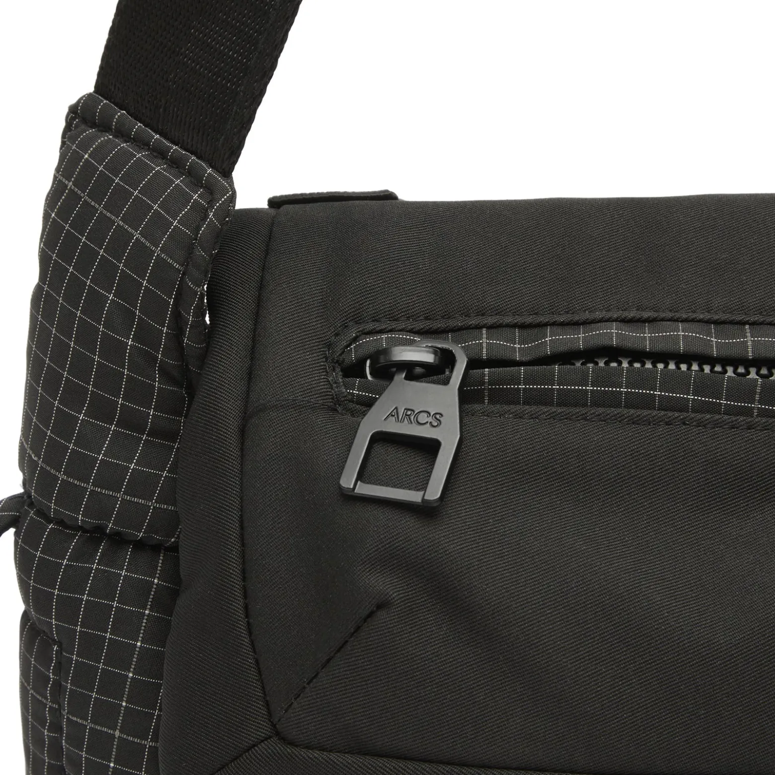 ARCS MINI FLOW Messenger Bag