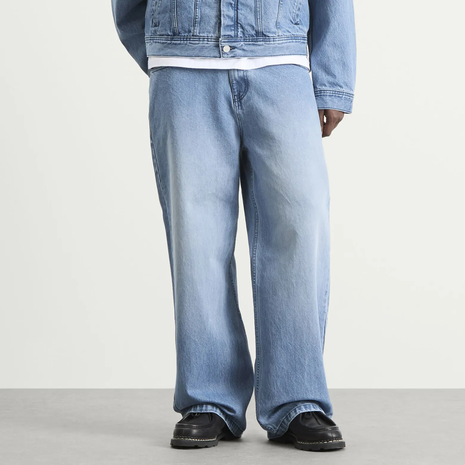 Arte Circle Logo Jeans