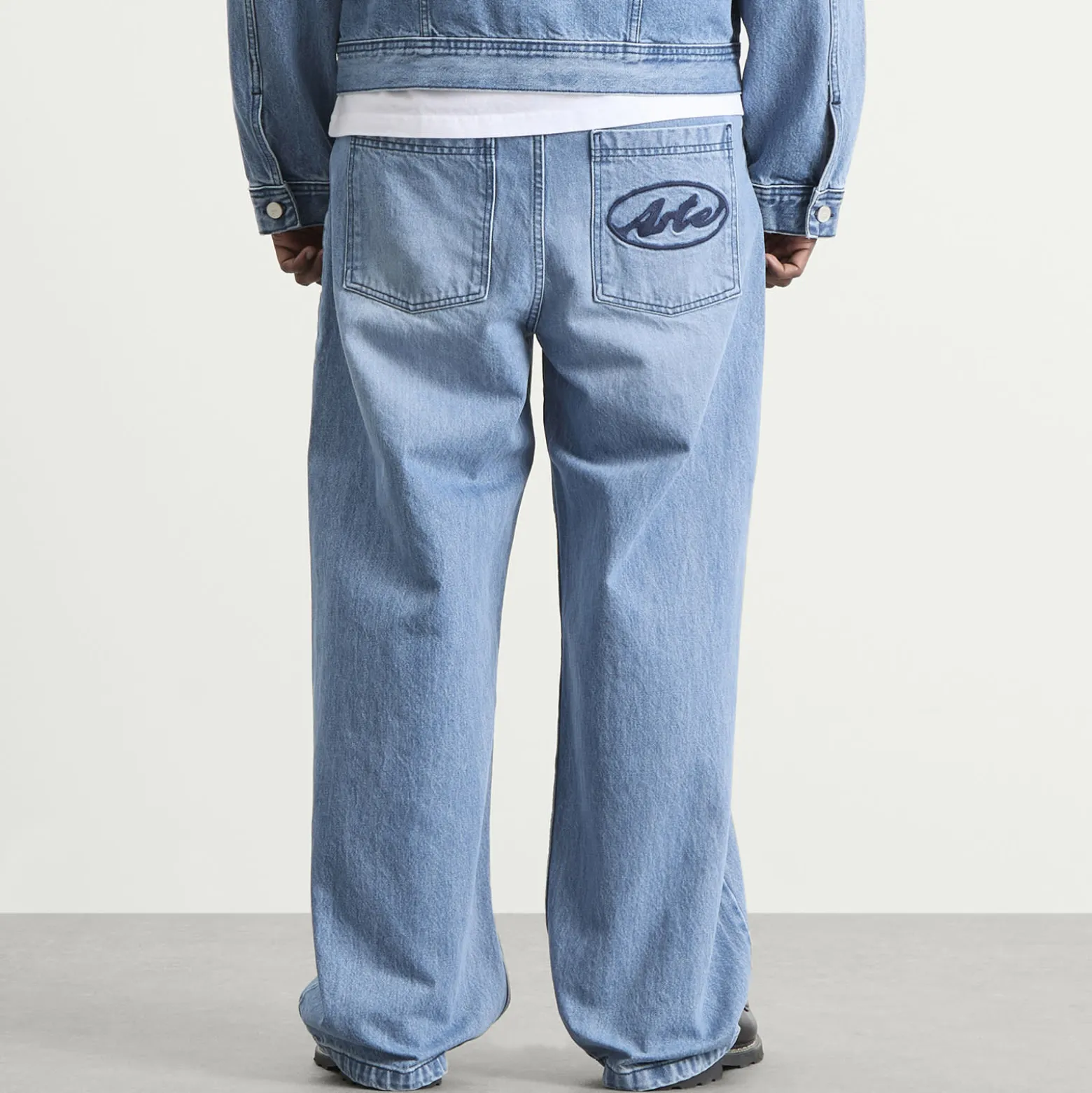 Arte Circle Logo Jeans