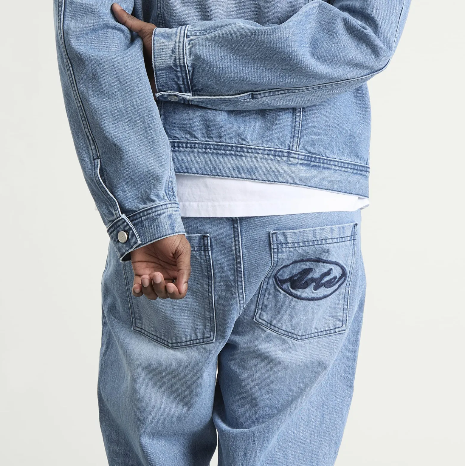 Arte Circle Logo Jeans