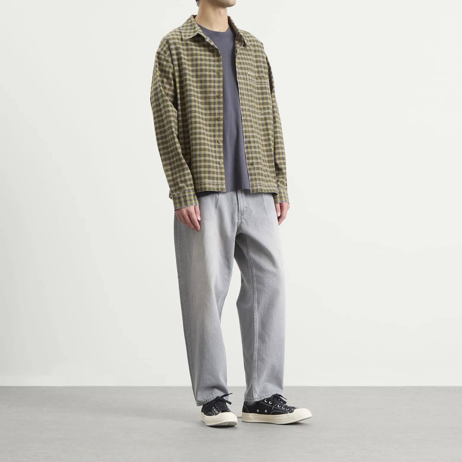 BEAMS Wide Pleated Taper Denim Jeans