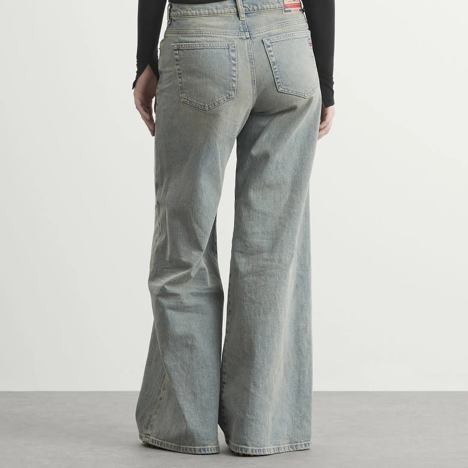 Diesel 1978 D-Akemi Wide Leg Jeans
