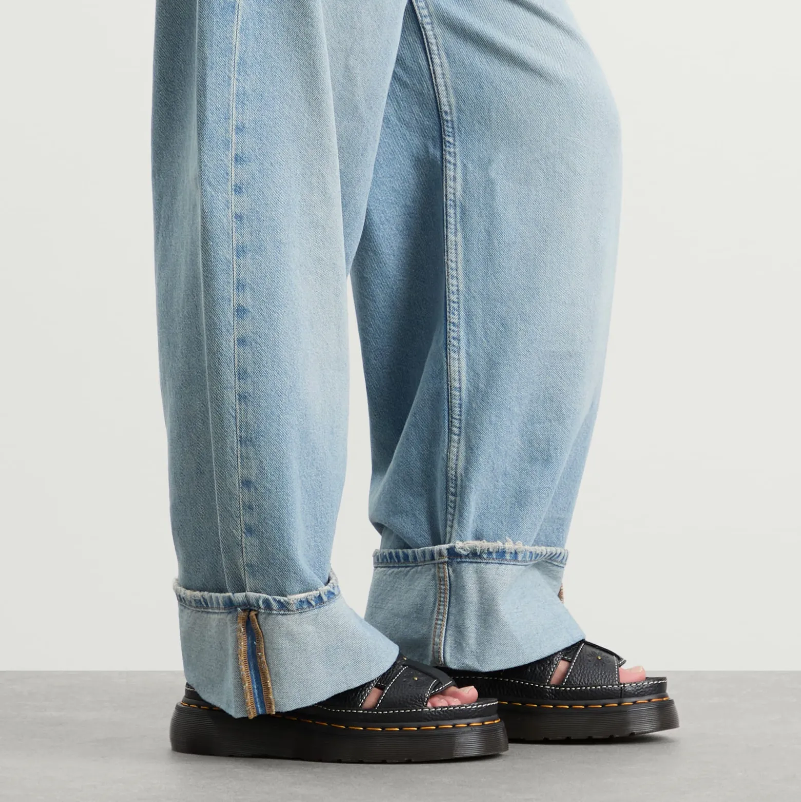 Dr. Martens Wrenlie Open FL Sandal