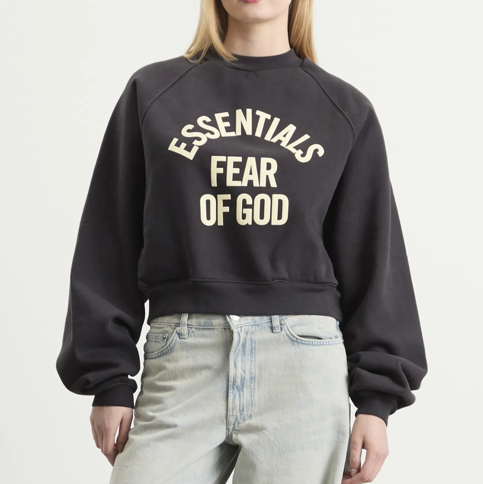 Fear of God ESSENTIALS Campus 90'S Cropped Raglan Crewneck