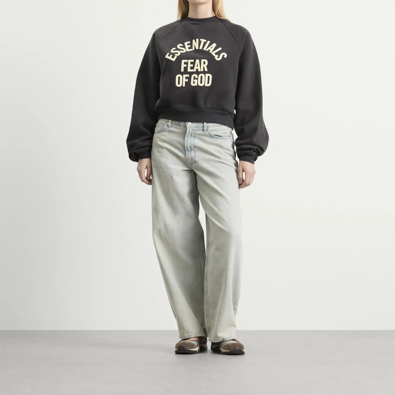 Fear of God ESSENTIALS Campus 90'S Cropped Raglan Crewneck