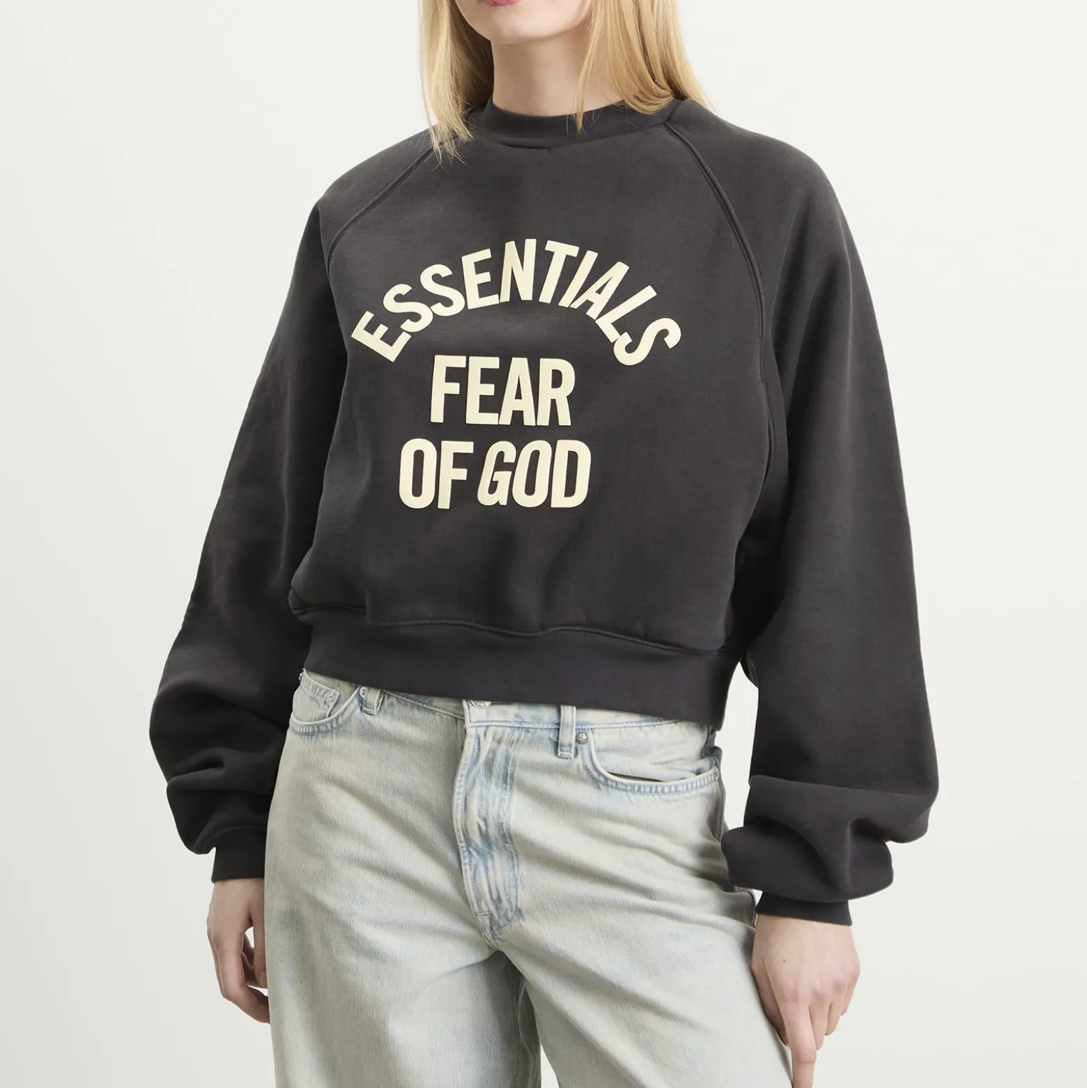 Fear of God ESSENTIALS Campus 90'S Cropped Raglan Crewneck