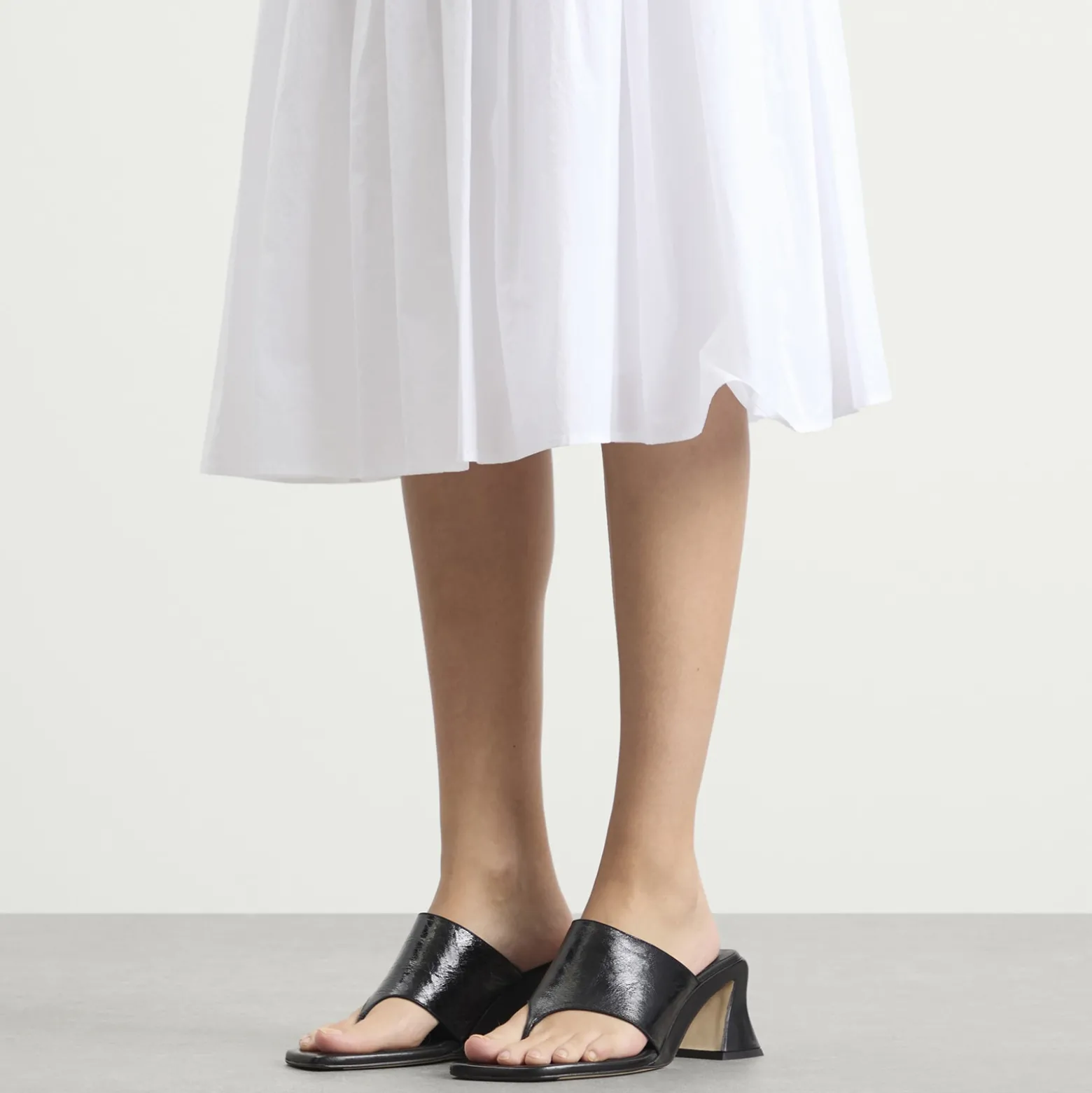 Miista Ernie Thonge Sandals