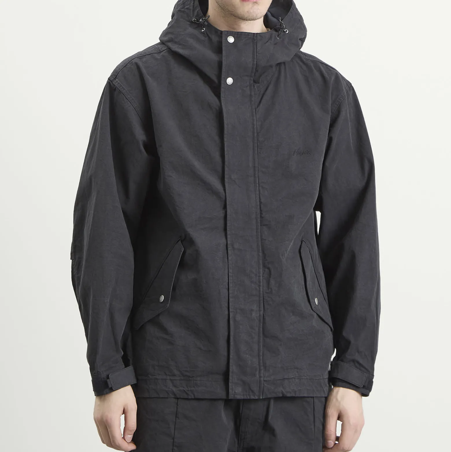 NANGA Dry Cotton Field Short Parka