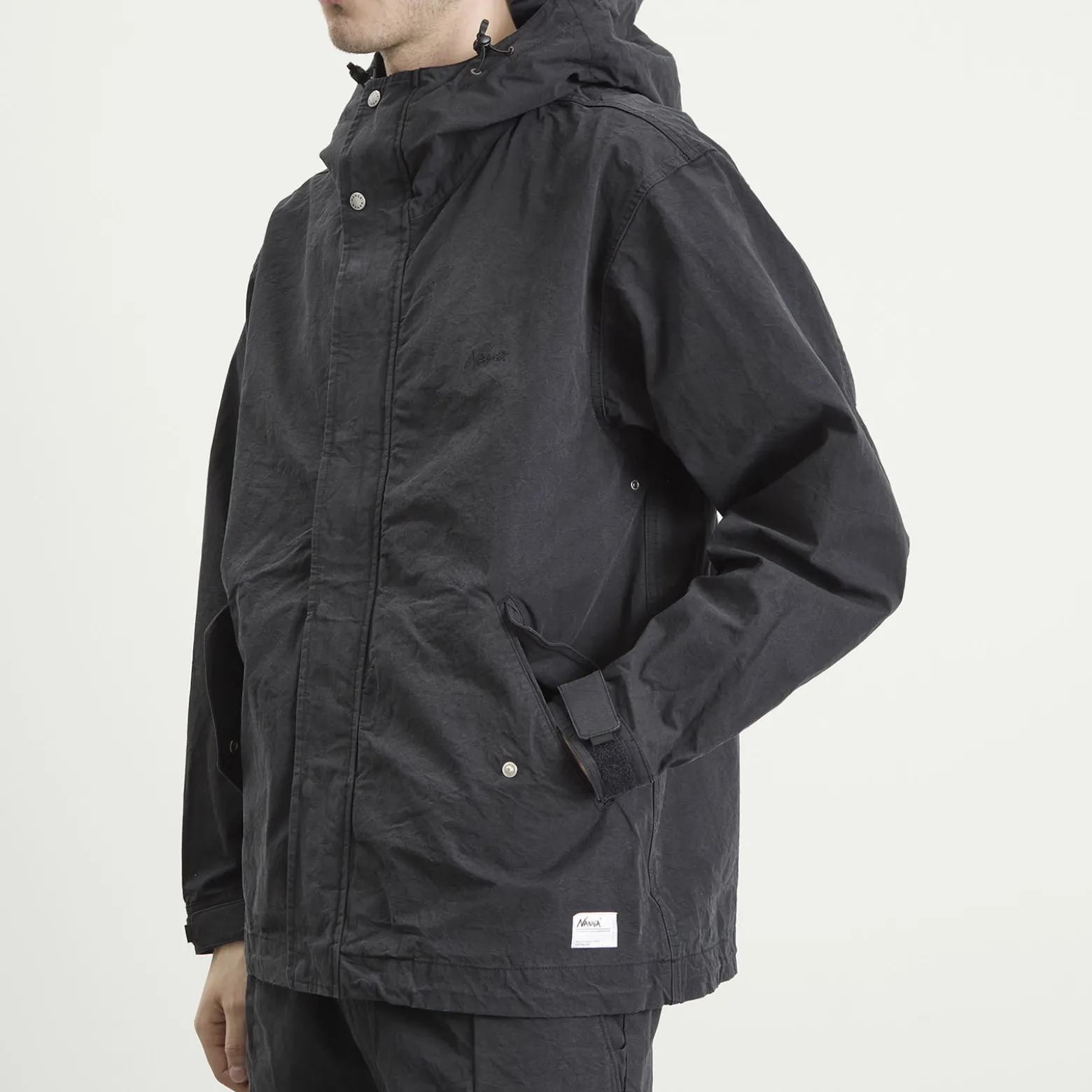 NANGA Dry Cotton Field Short Parka