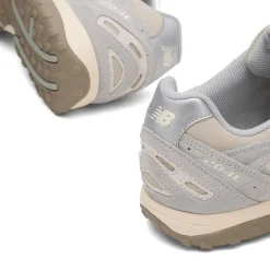 New Balance 204L Sneaker