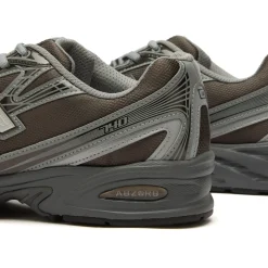 New Balance 740 Sneaker