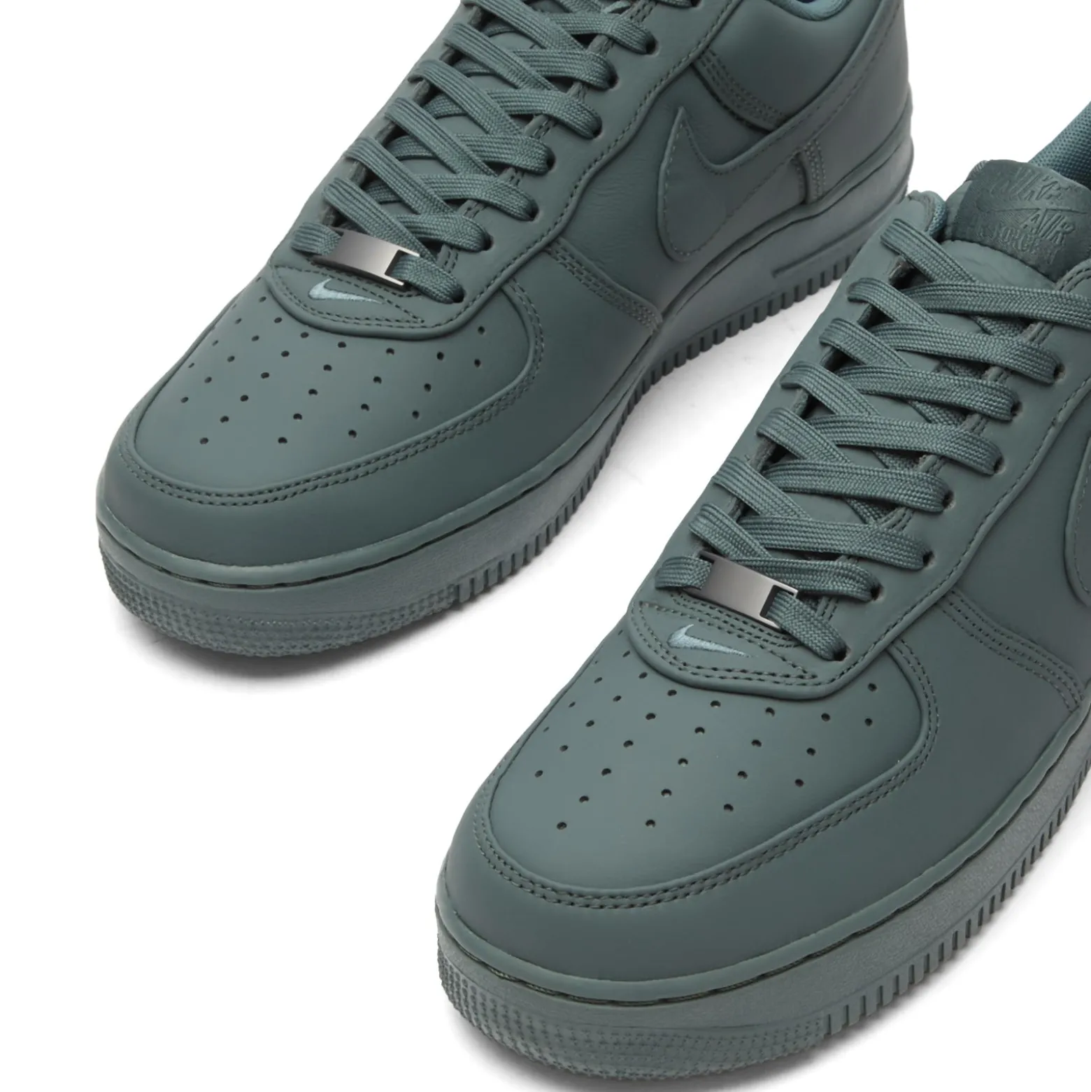 Nike Air Force 1 Low Premium Gore-tex Sneaker