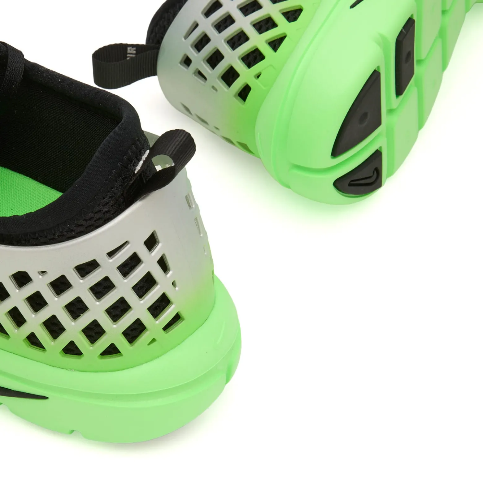 Nike Rejuven8 Run OG QS Sneaker