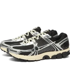 Nike Vomero 5 Chrome Sneaker