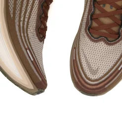 Nike Vomero Plus QS Sneaker