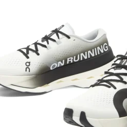ON Cloudboom Max Sneaker