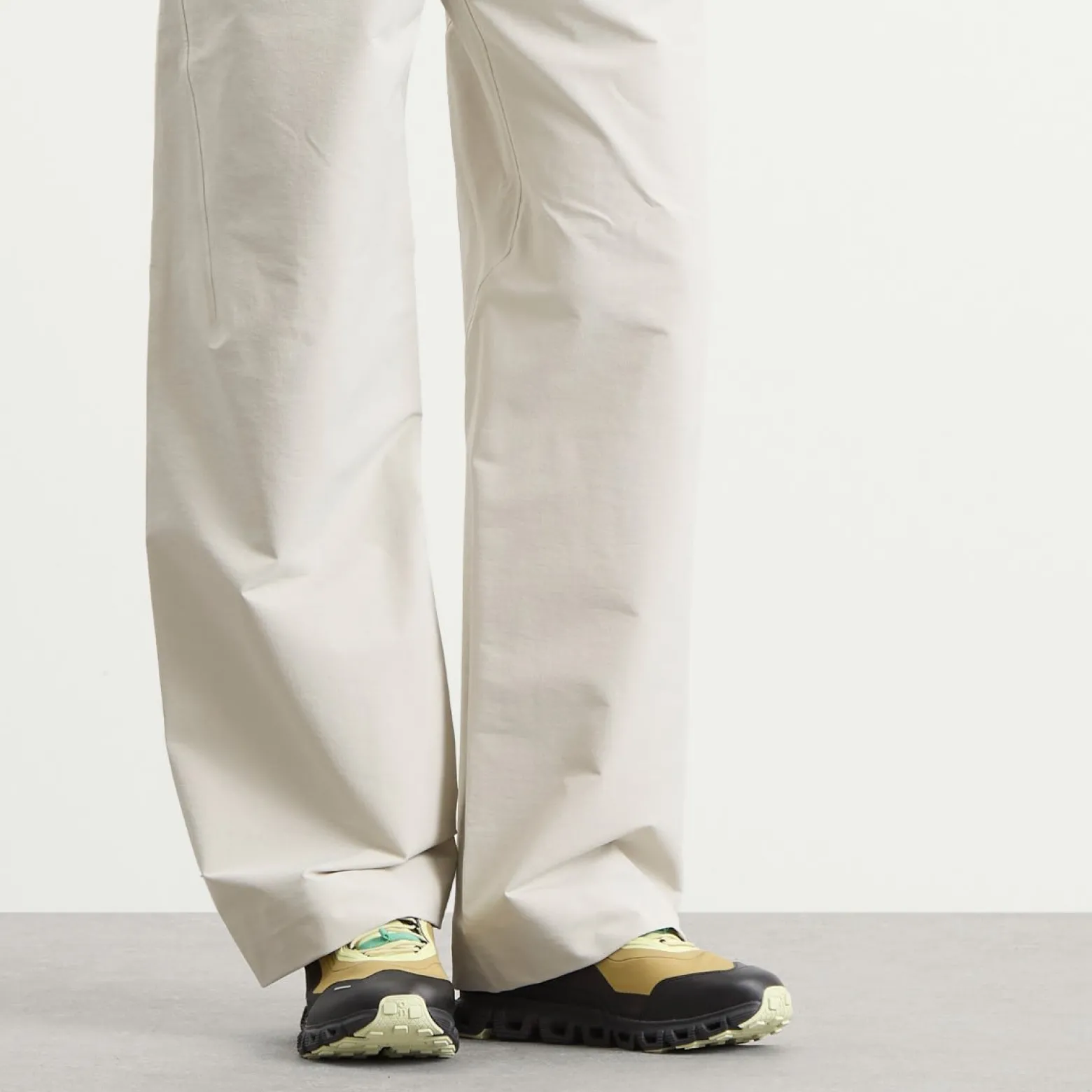 ON Cloud 6 Geo WP Sneaker
