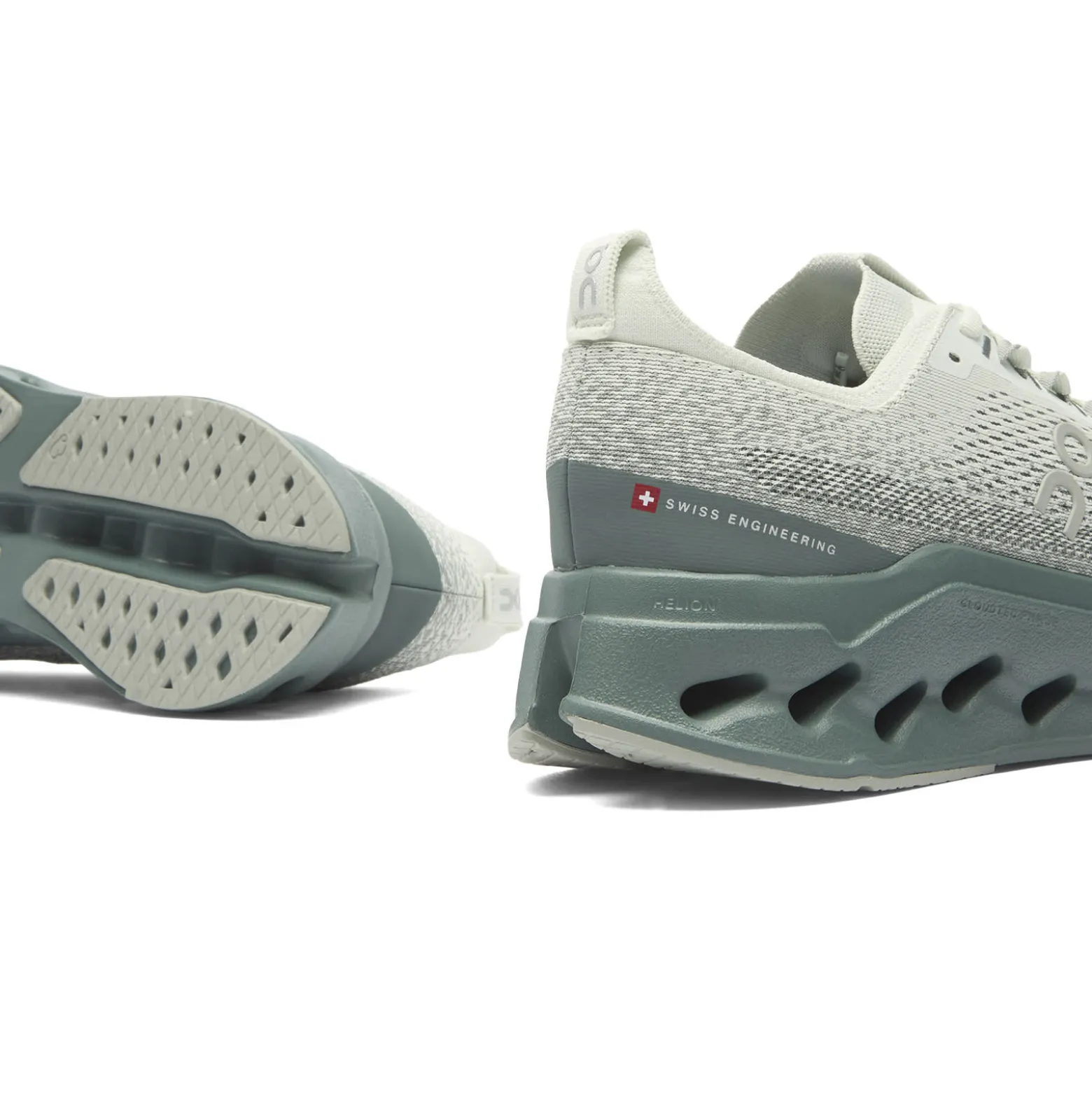 ON Cloudsurfer Max Sneaker