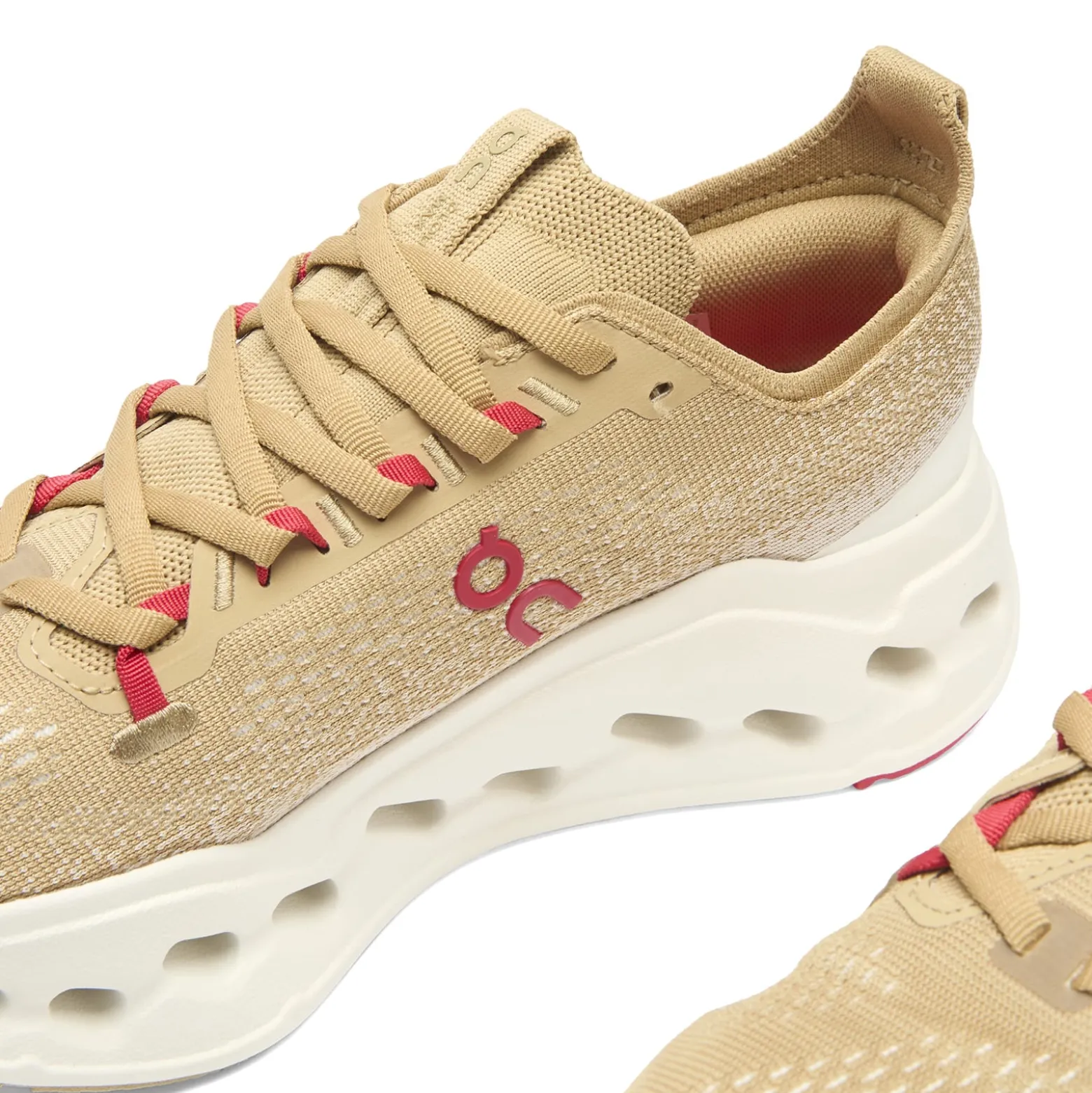 ON Cloudsurfer Max Sneaker