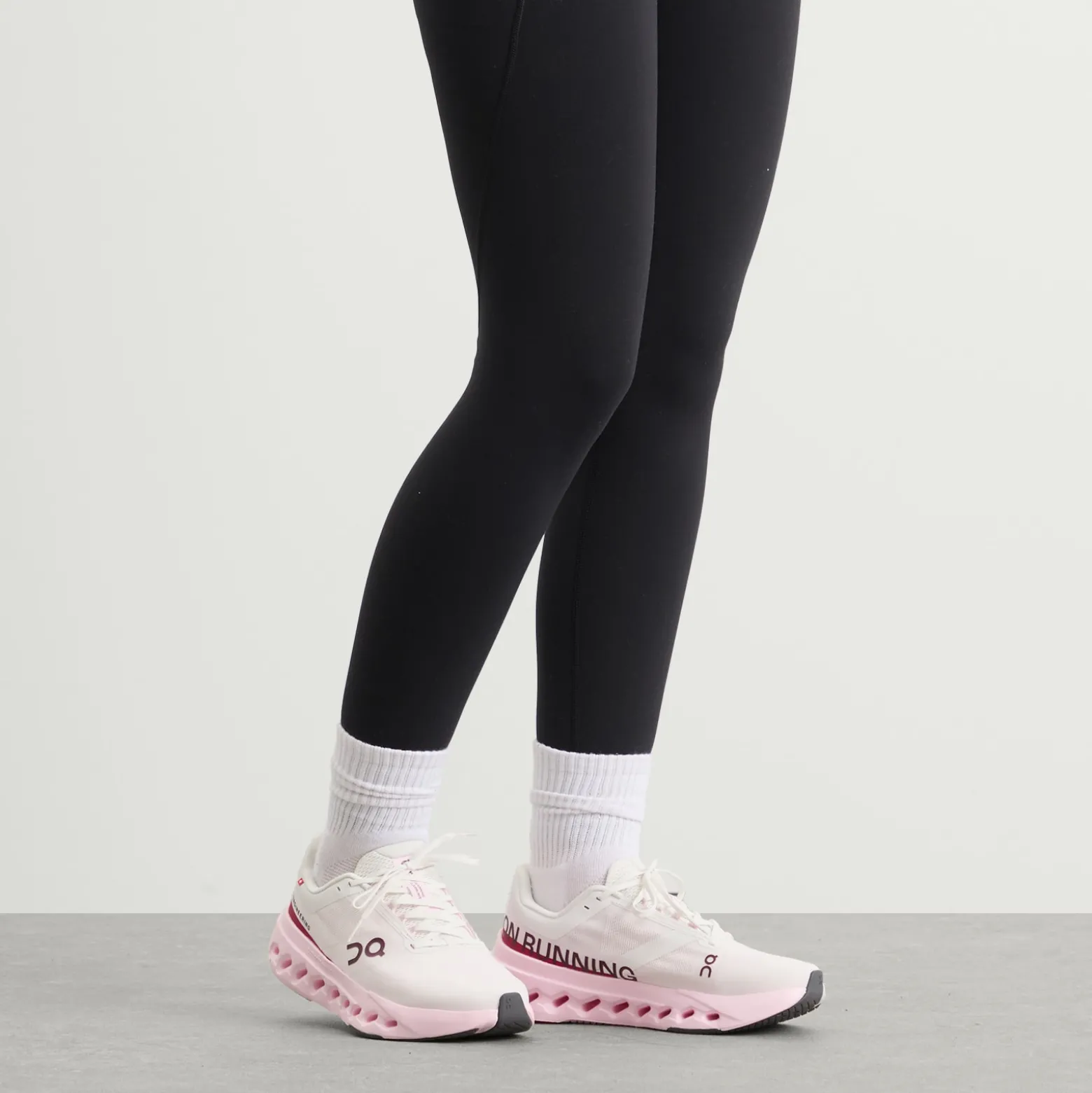 ON Cloudsurfer Next Sneaker