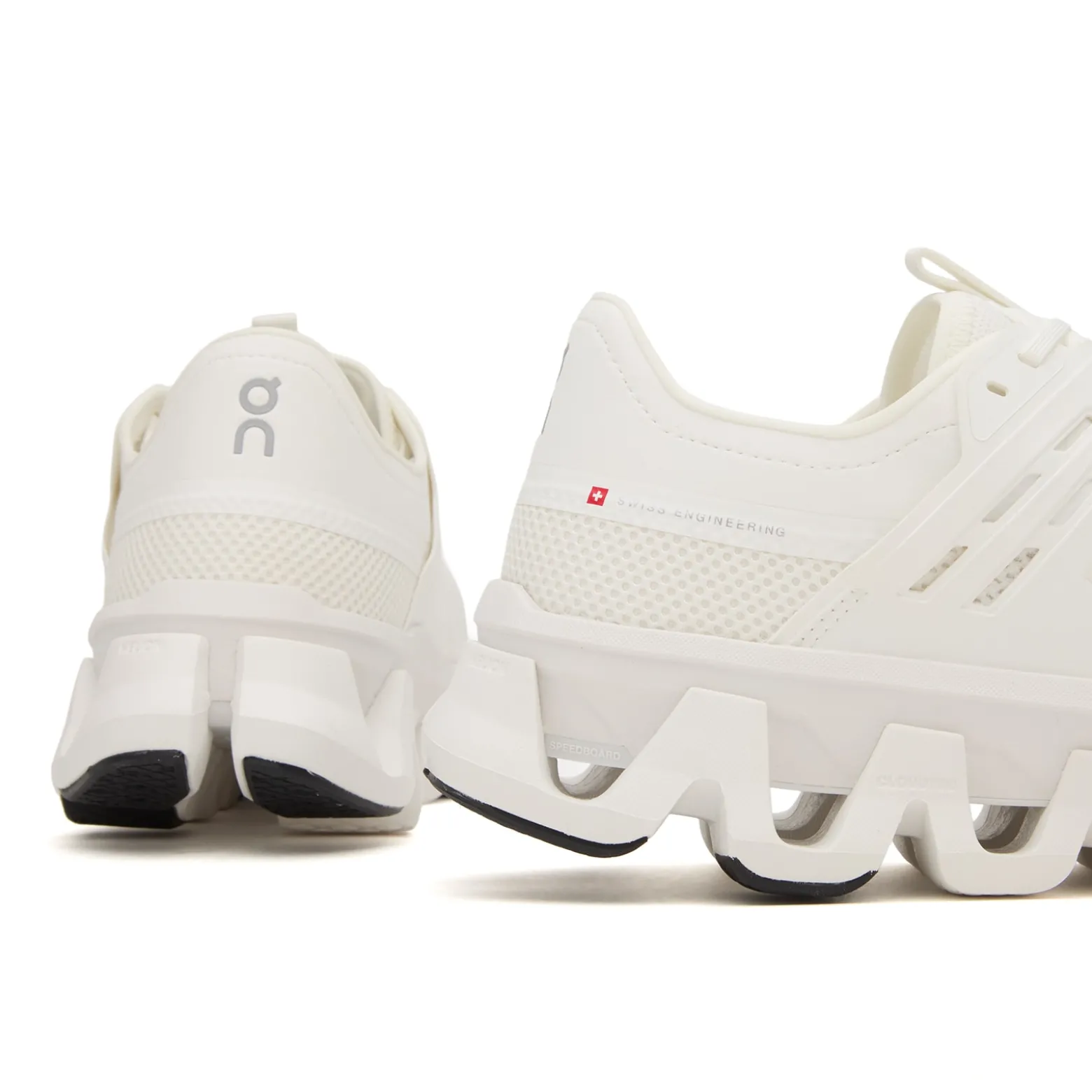 ON Cloudswift Amp Sneaker