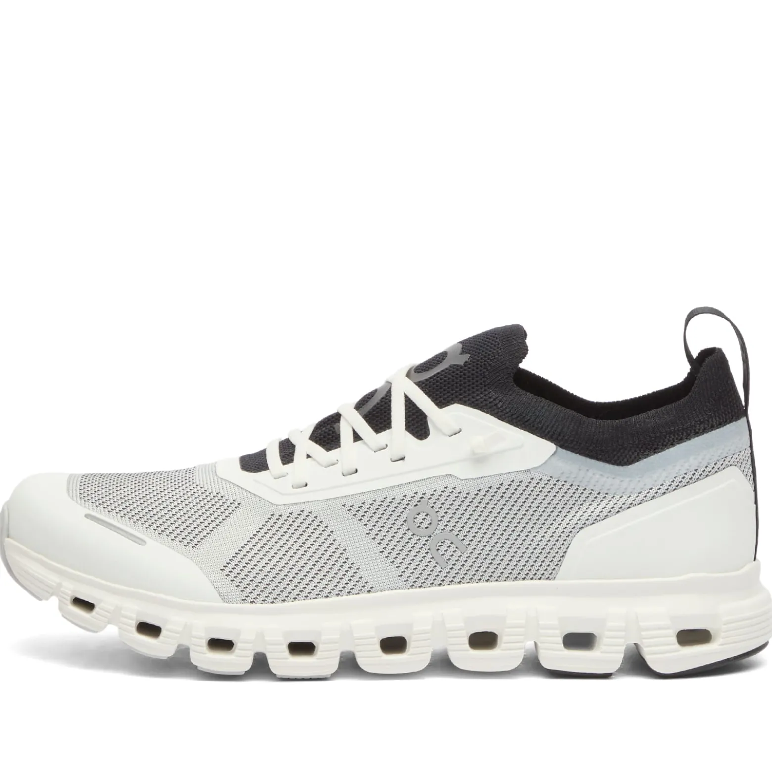 ON Cloud 6 Versa Sneaker