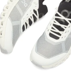 ON Cloud 6 Versa Sneaker
