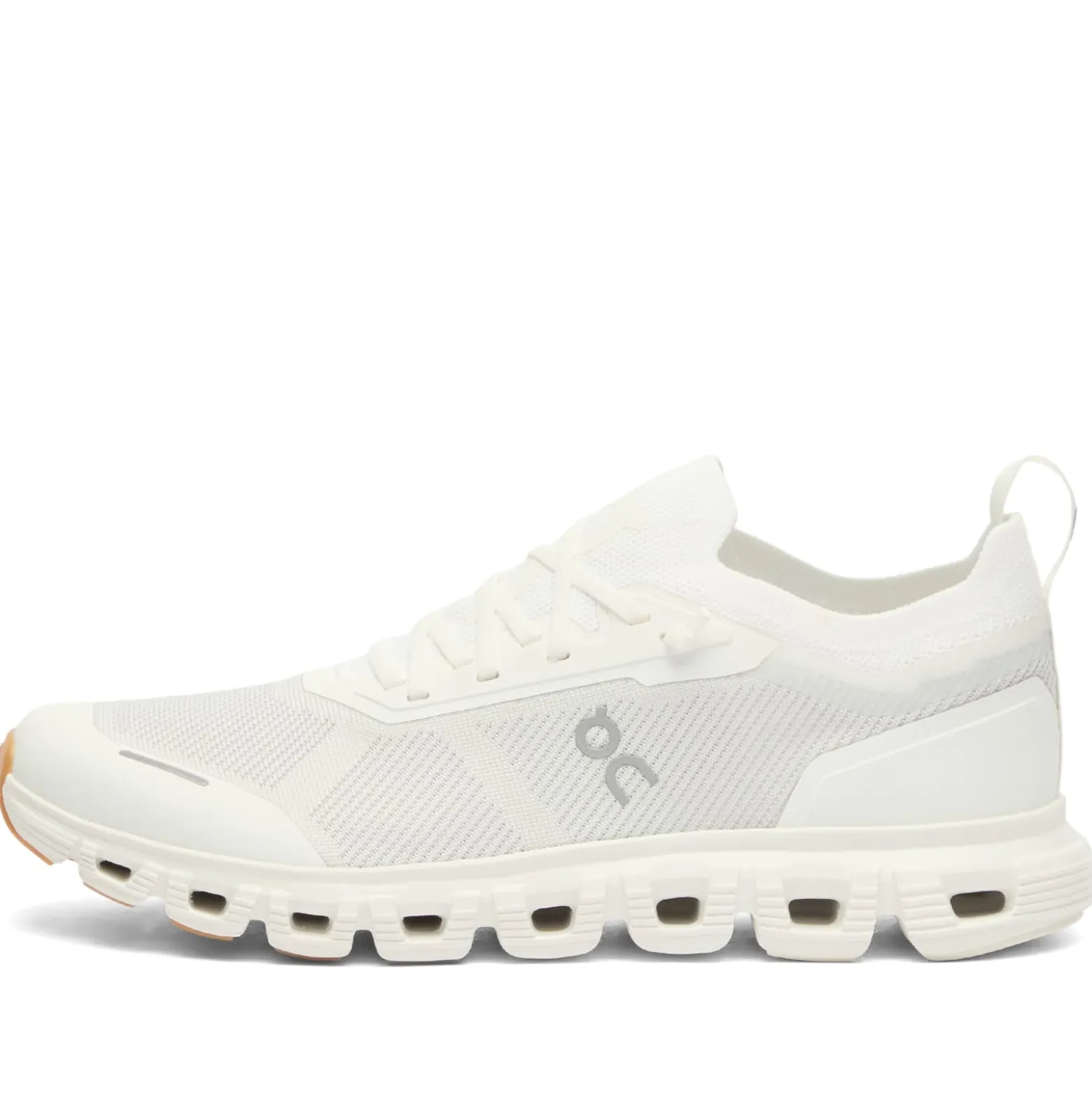 ON Cloud 6 Versa Sneaker