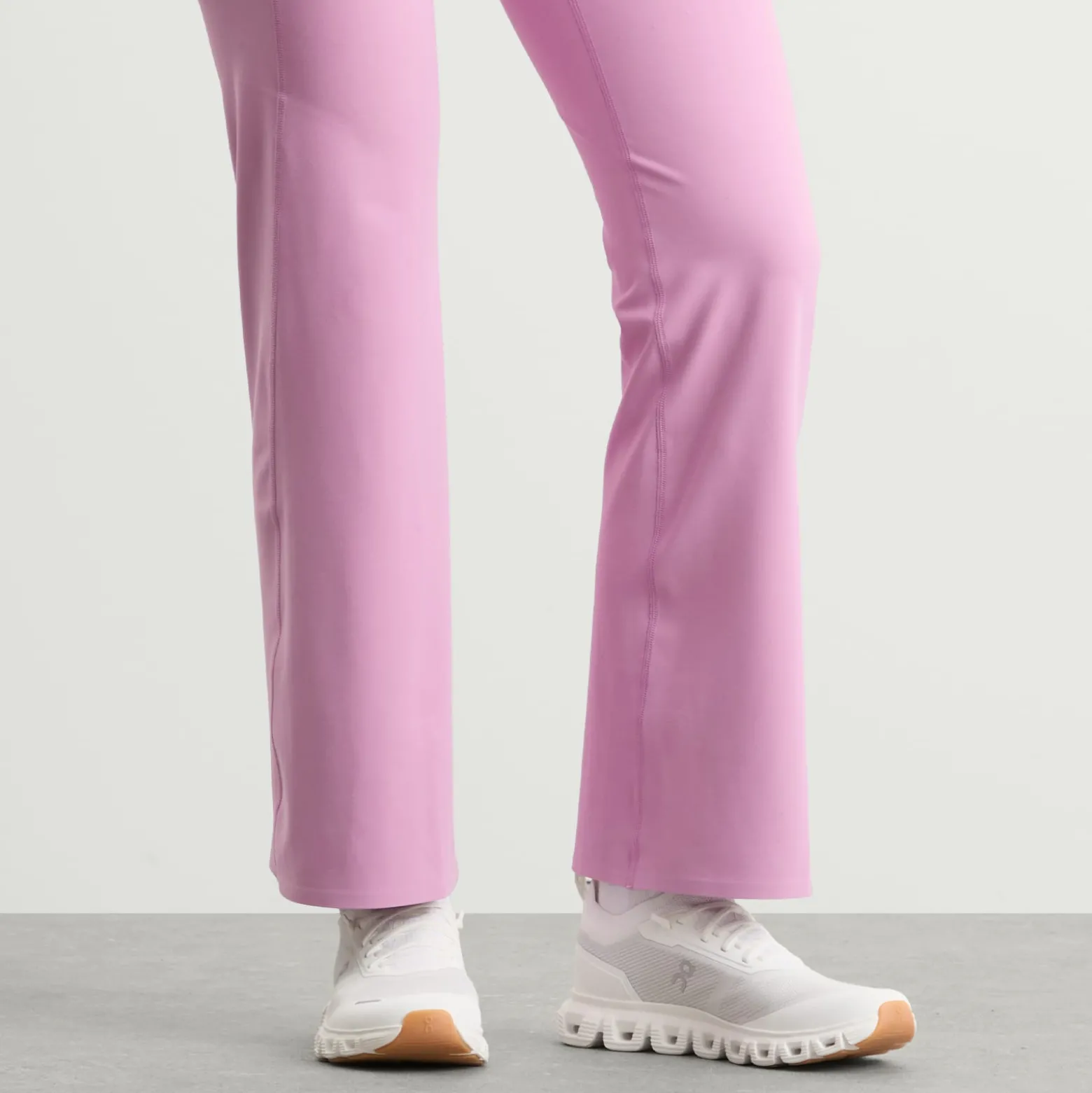 ON Cloud 6 Versa Sneaker