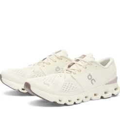 ON Cloudx4 Sneaker