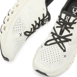 ON Cloud x 4 Sneaker