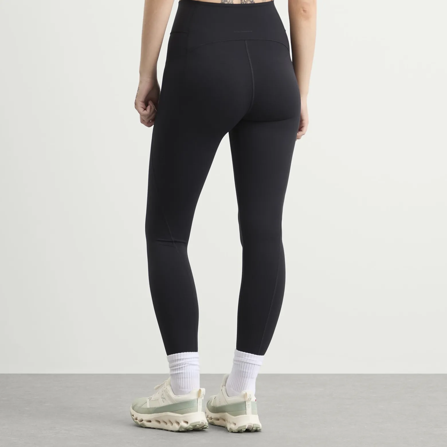 ON Studio Leggings
