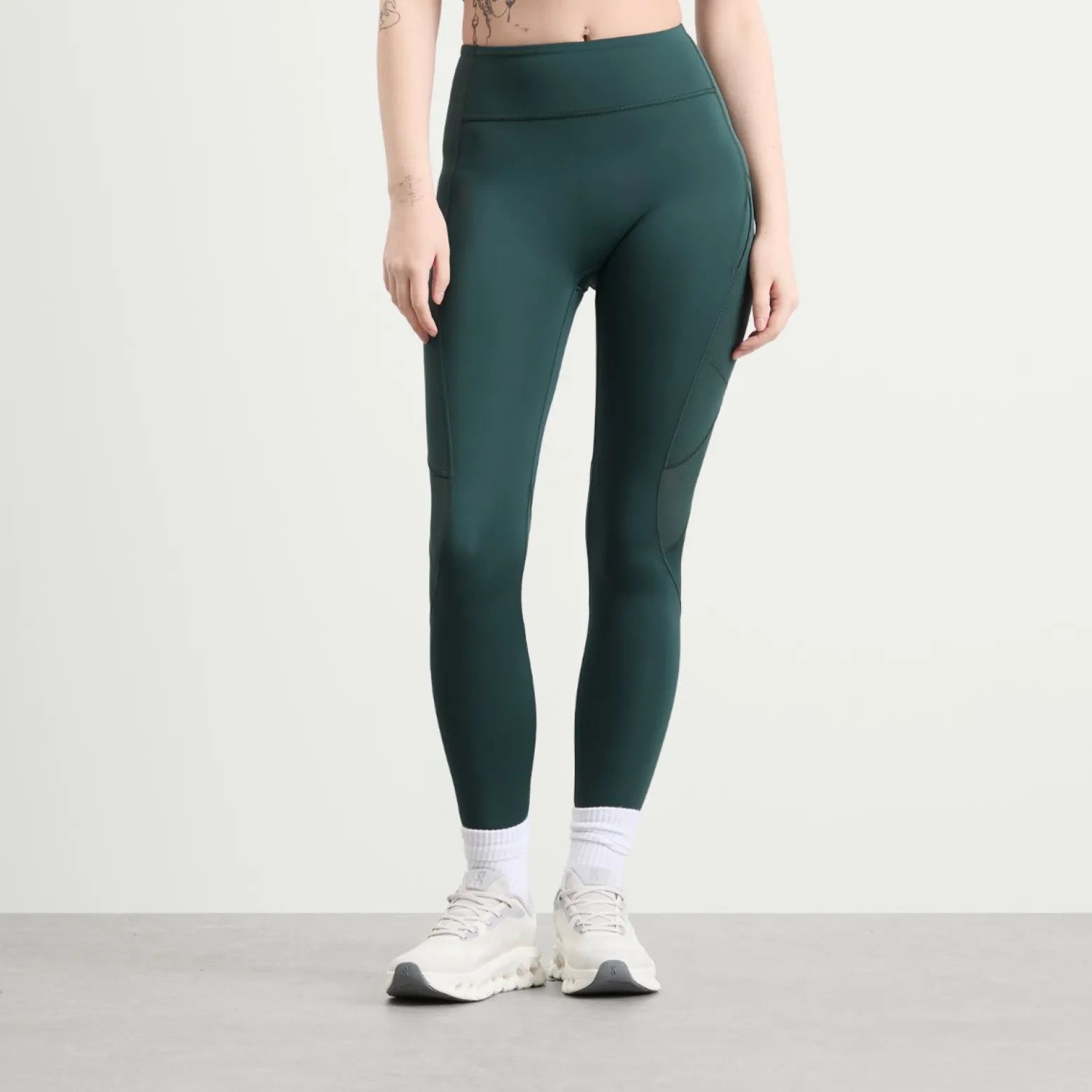 ON Train Volt Leggings