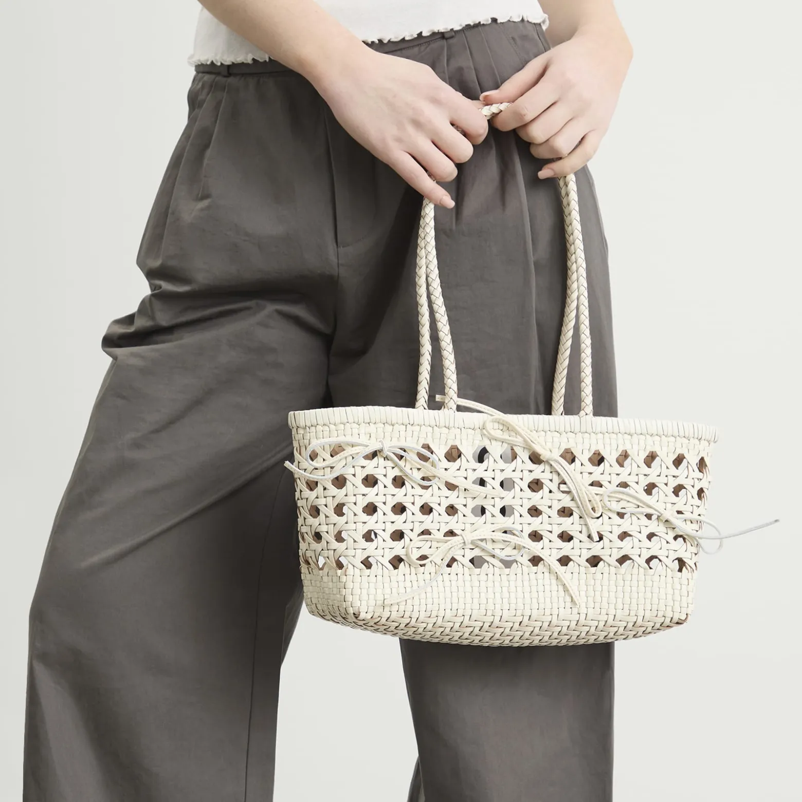 OSOI Biscuit Shoulder Bag