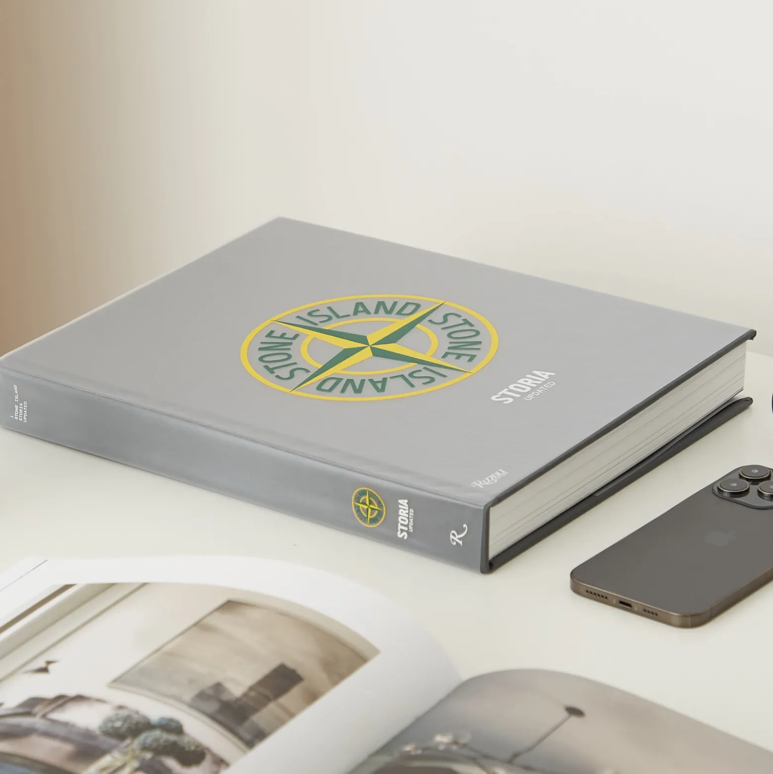 Stone Island: Storia Revised & Updated