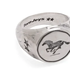 TwoJeys Galloping Signet