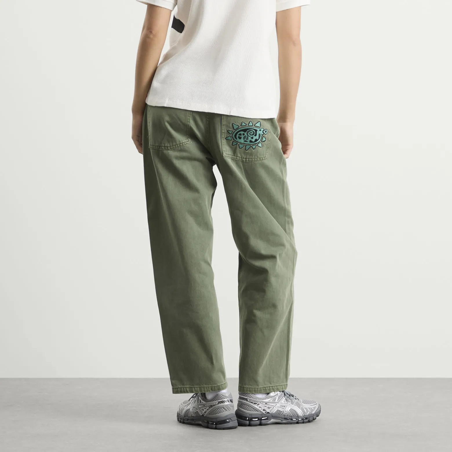 YESEYESEE Flower RIvet Denim Pants